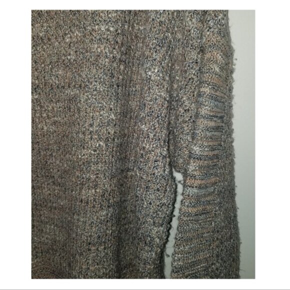 Two one Two N.Y. Long Sleeve Knit Sweater Top - Picture 2 of 5